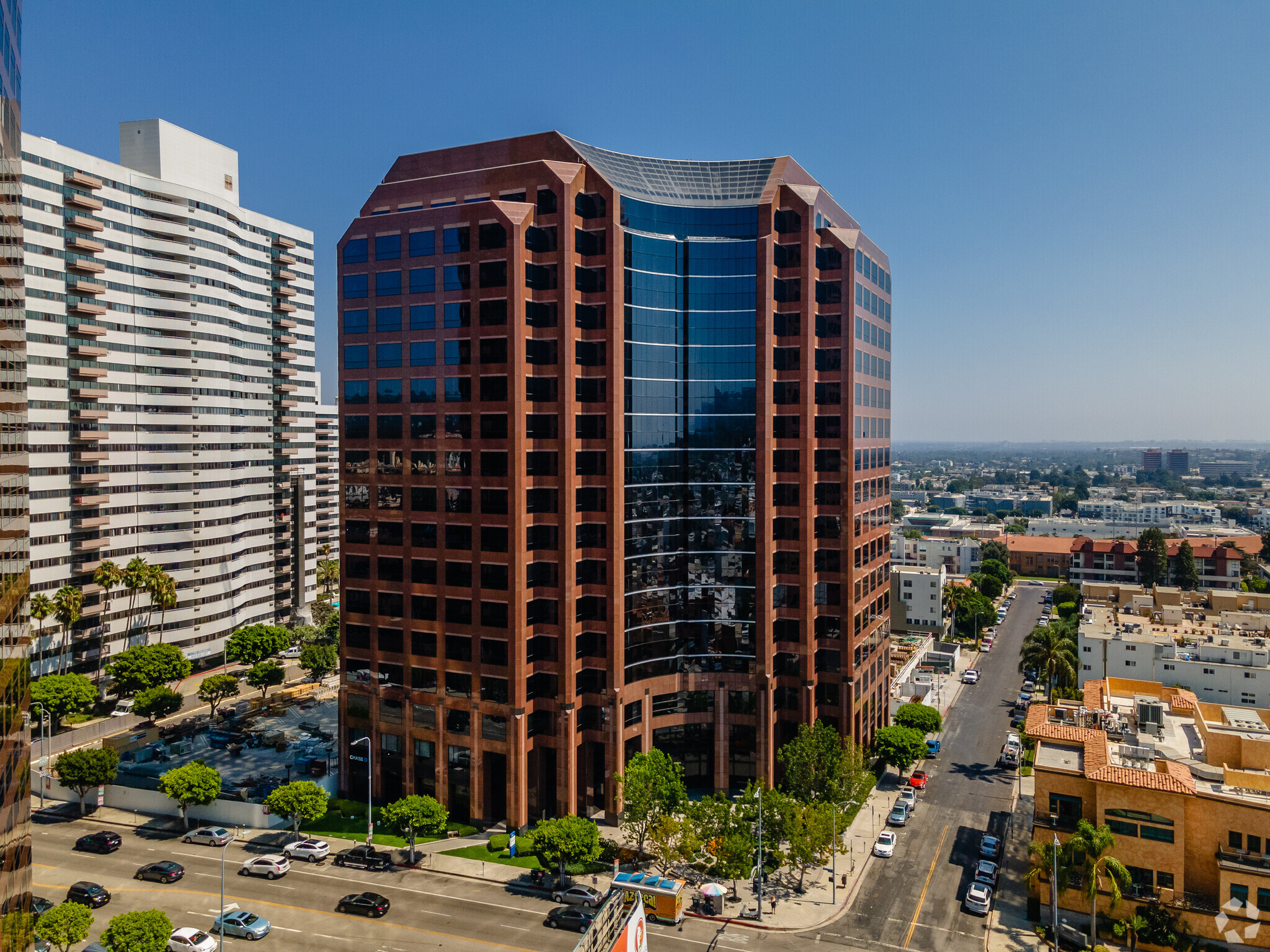 11766 Wilshire Blvd, Los Angeles, CA for lease Primary Photo- Image 1 of 15