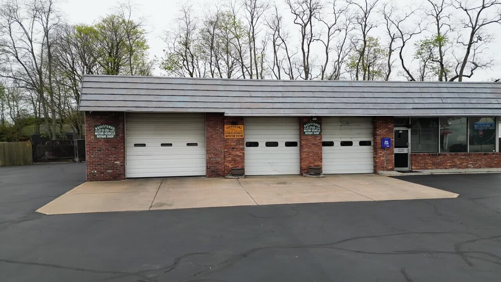 92 Carleton Ave, Islip Terrace, NY for lease - Commercial Listing Video - Image 2 of 11