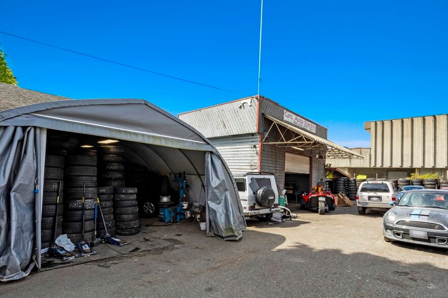 7409 Conway Av, Burnaby, BC for sale - Building Photo - Image 2 of 12