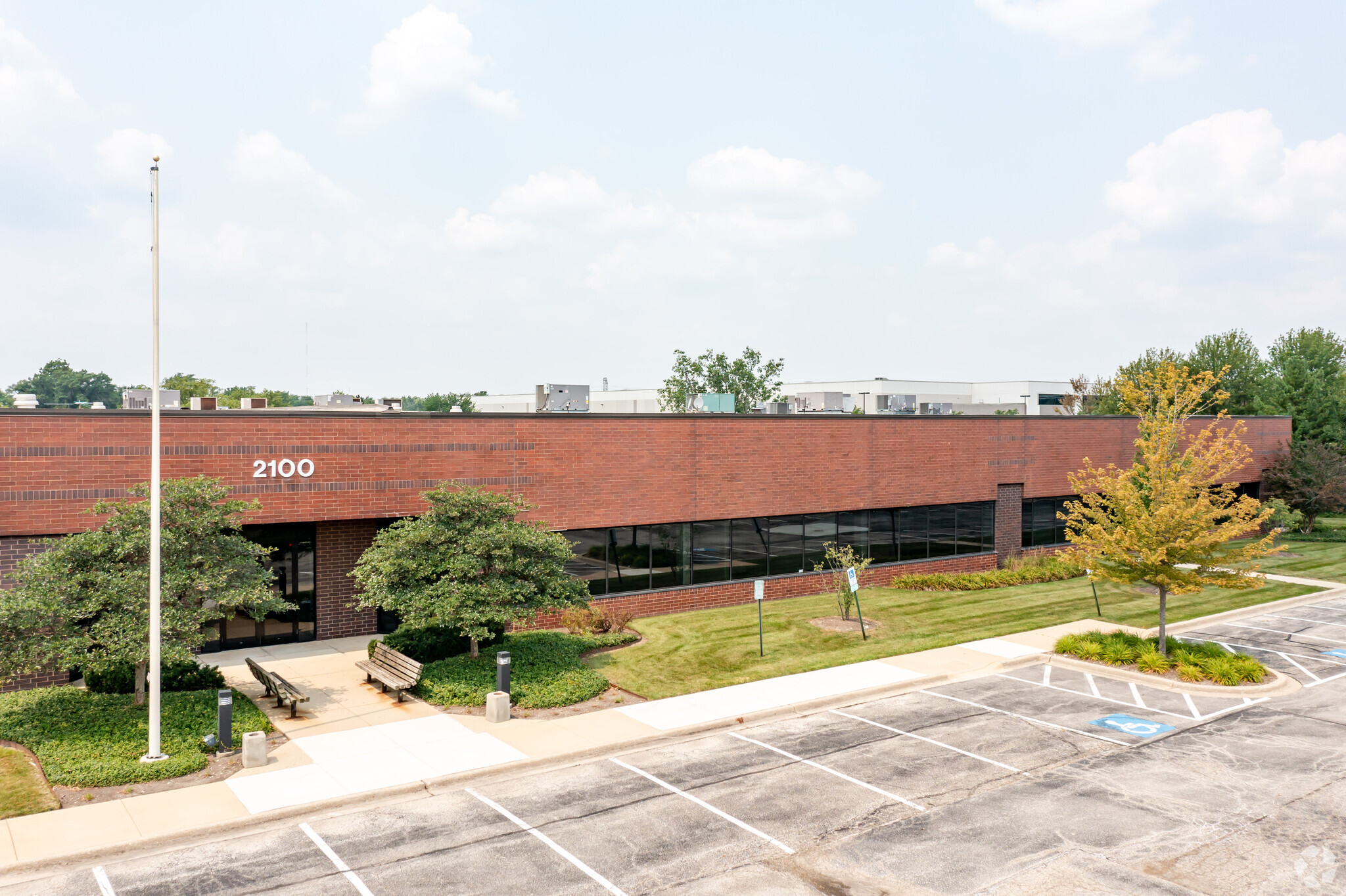 2100 Corporate Dr, Addison, IL for lease Building Photo- Image 1 of 9