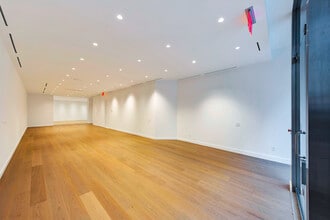 1277 Third Ave, New York, NY for lease Interior Photo- Image 2 of 9