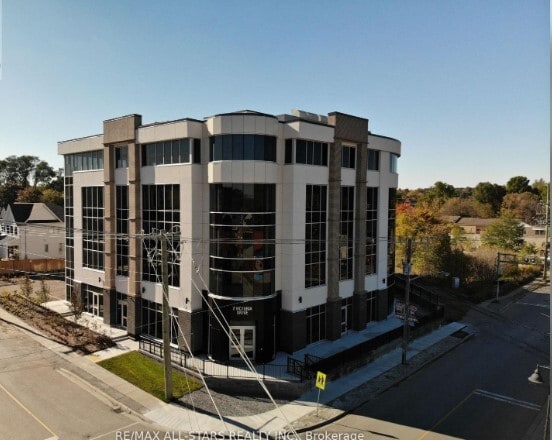 2 Victoria Dr, Uxbridge, ON for sale Primary Photo- Image 1 of 1