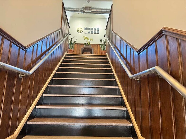 316 1/2 E Main St, Johnson City, TN for lease - Building Photo - Image 2 of 3