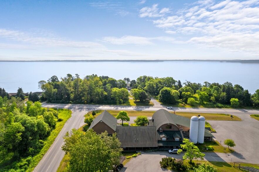 5046 S West Bay Shore Dr, Suttons Bay, MI for sale - Building Photo - Image 2 of 71