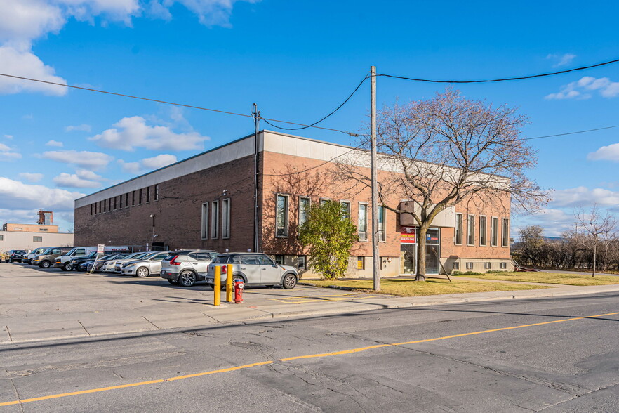 8145 Ch Devonshire, Mt Royal, QC for lease - Building Photo - Image 3 of 9