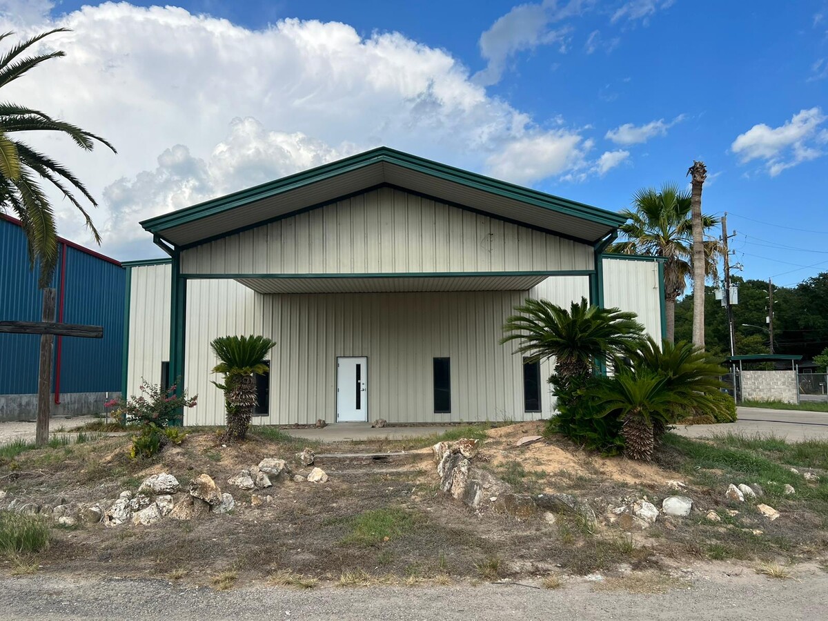 3941 FM 521 Rd, Fresno, TX 77545