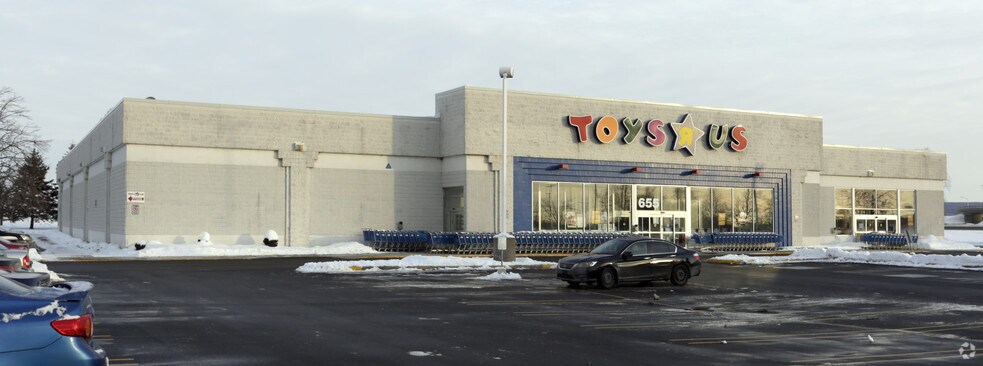 655 Boul des Promenades, St-Bruno-de-Montarville, QC for sale - Building Photo - Image 2 of 2