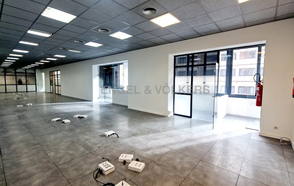 Office in Barcelona, Barcelona for lease Interior Photo- Image 1 of 5