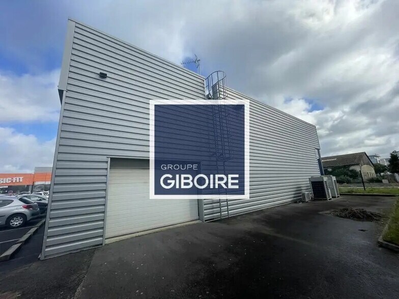 Industrial in Rennes for lease - Building Photo - Image 3 of 12