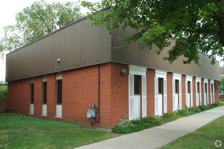 20136 Mack Ave, Grosse Pointe Woods, MI for lease - Building Photo - Image 2 of 9