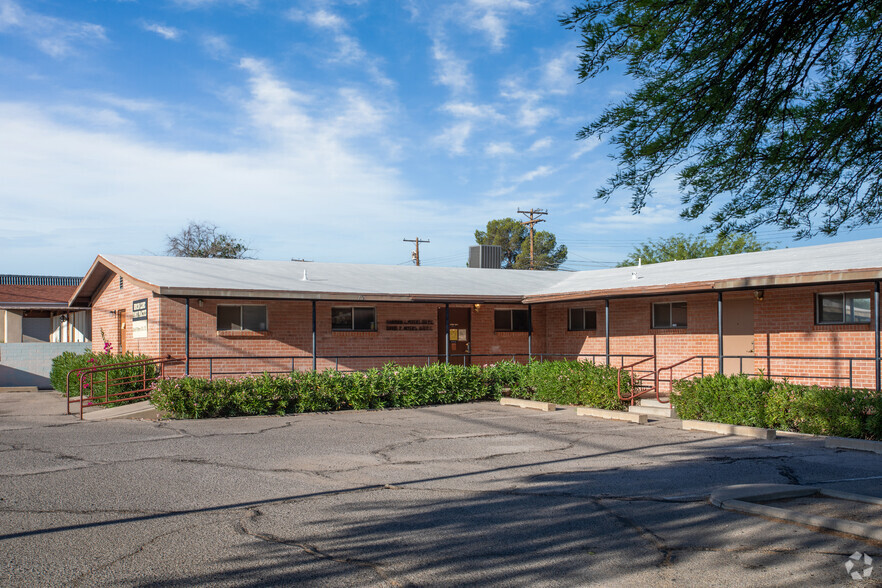 750 S Craycroft Rd, Tucson, AZ for lease - Primary Photo - Image 1 of 6