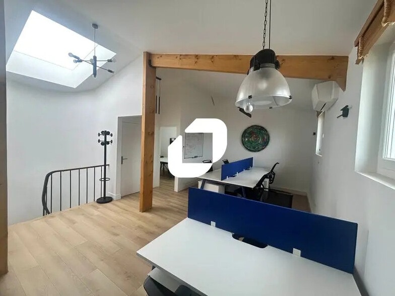 Retail in Enghien-les-Bains for lease - Building Photo - Image 1 of 13