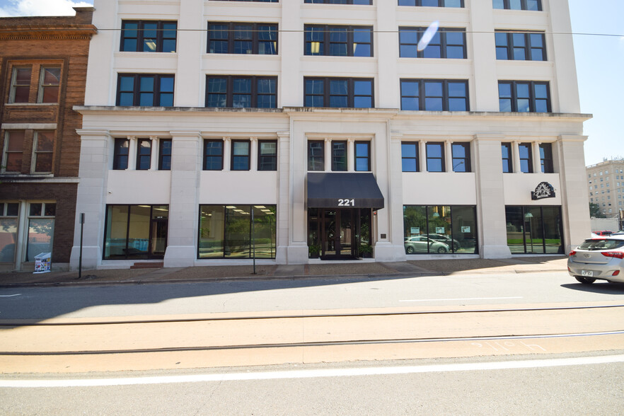 221 W 2nd St, Little Rock, AR for lease - Building Photo - Image 1 of 11