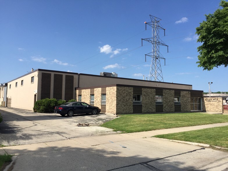 11133 W Rogers St, Milwaukee, WI 53227