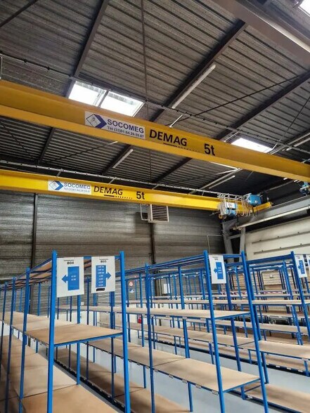 Office in SAINT-OUEN-L'AUMONE for lease - Interior Photo - Image 2 of 11