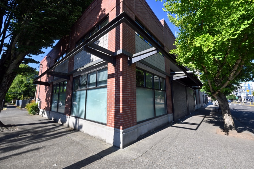 1636 E Burnside St, Portland, OR for sale - Building Photo - Image 1 of 17