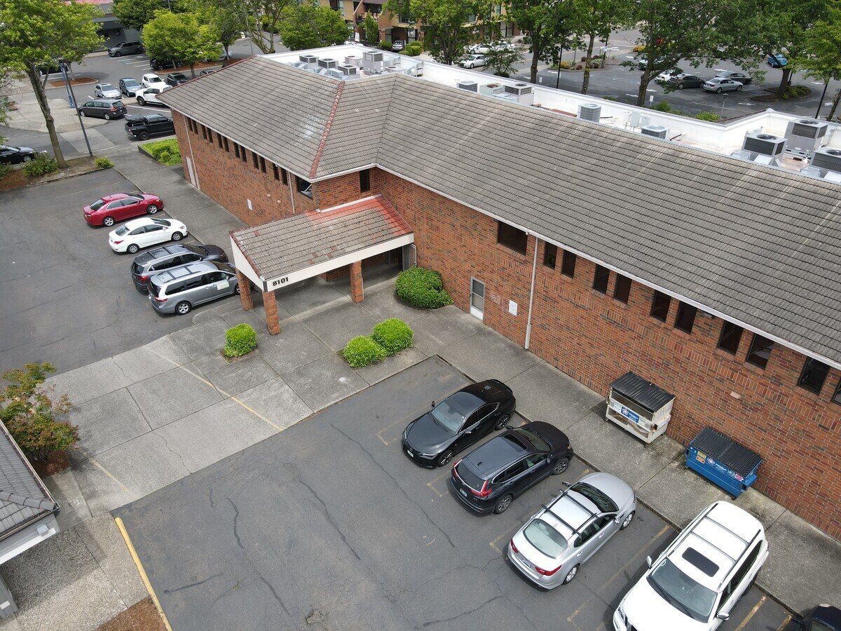 8101 SW Nyberg St, Tualatin, OR 97062 Diamond Peak Plaza