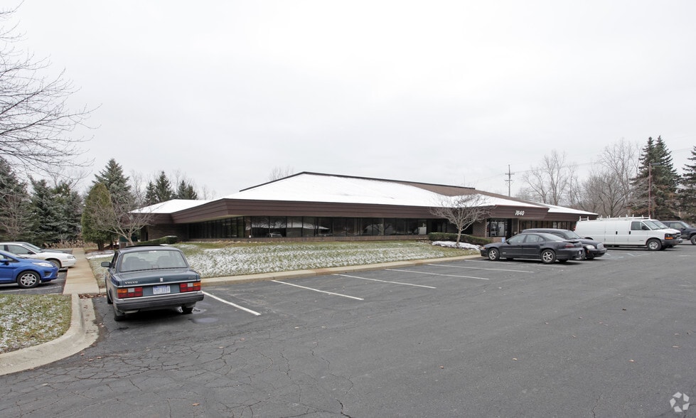 7640 Dixie Hwy, Clarkston, MI for lease - Building Photo - Image 2 of 3