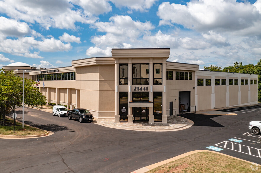 21441 Pacific Blvd, Sterling, VA for lease - Building Photo - Image 2 of 4