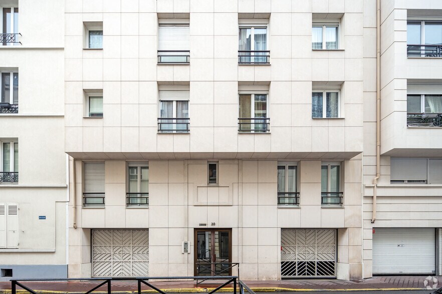 Multifamily in Levallois-Perret for sale - Building Photo - Image 3 of 4