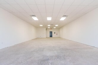 4747 Hondo Pass Dr, El Paso, TX for lease Interior Photo- Image 2 of 5