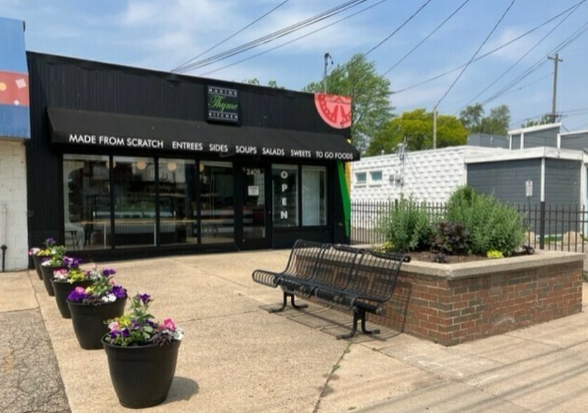 2409 Eastern Ave SE, Grand Rapids, MI for sale - Primary Photo - Image 1 of 8