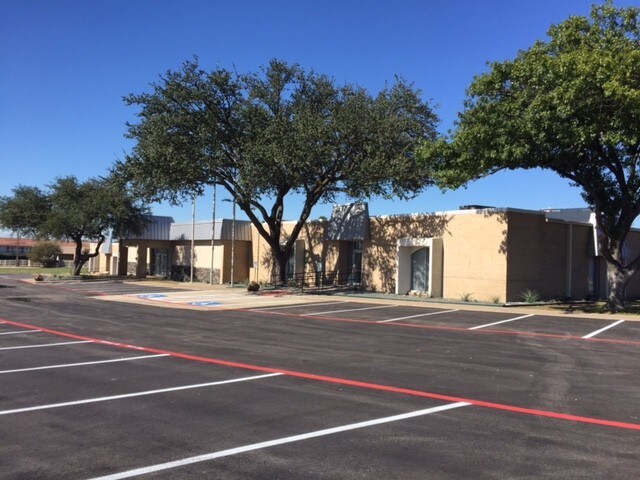 651-671 E 18th St, Plano, TX for sale - Primary Photo - Image 1 of 1