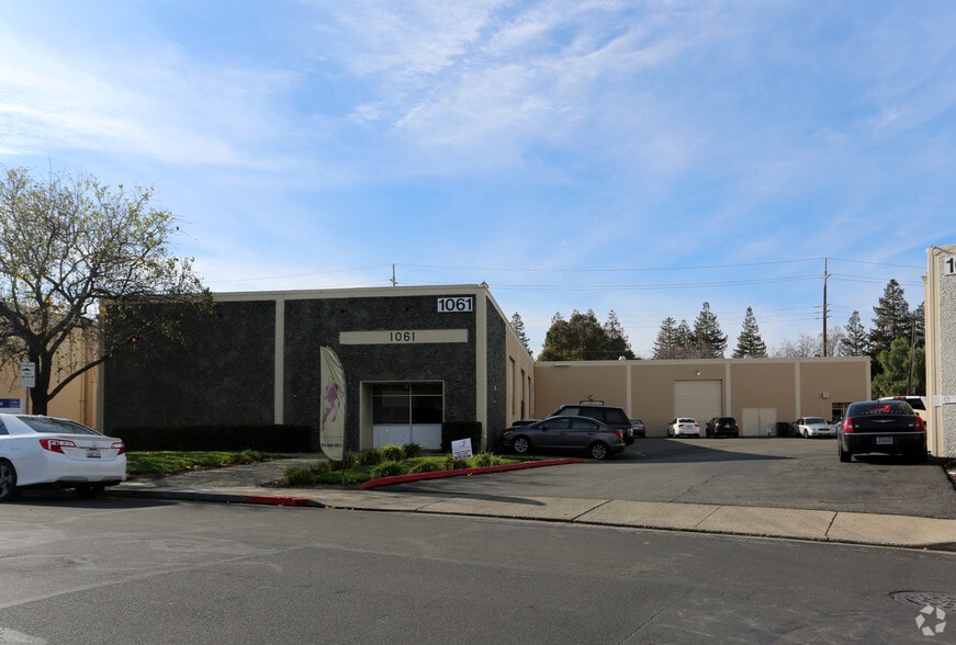 1061 Shary Cir, Concord, CA for lease - Primary Photo - Image 1 of 3