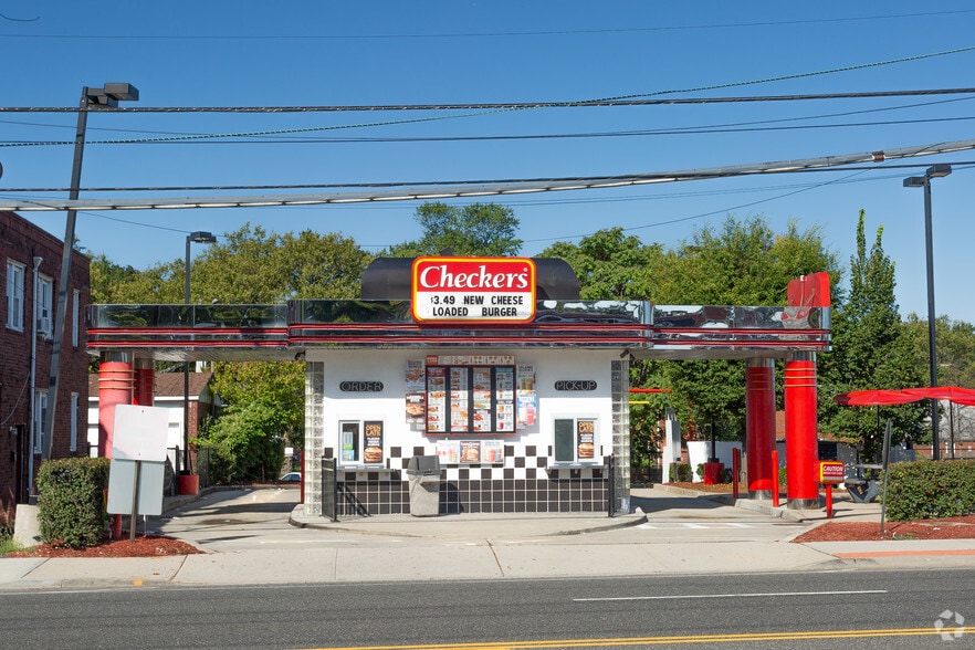 1840 Grand Ave, Baldwin, NY for sale - Primary Photo - Image 1 of 1