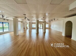 2821 SE Ocean Blvd, Stuart, FL for lease Interior Photo- Image 2 of 11