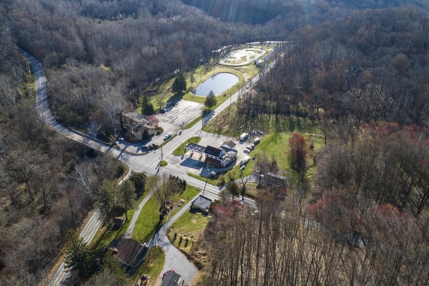 690 Marshall Rd, Glenmoore, PA for sale - Aerial - Image 1 of 1