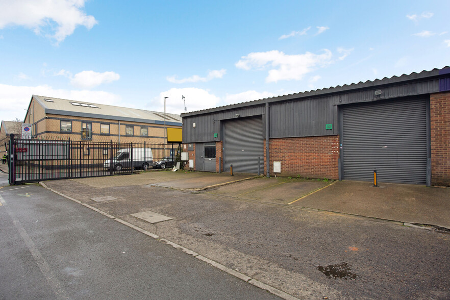 Rosemary Rd, London, SW17 0AR - Flex for Lease | LoopNet