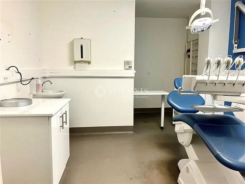 Office in Bourges for lease - Interior Photo - Image 3 of 6