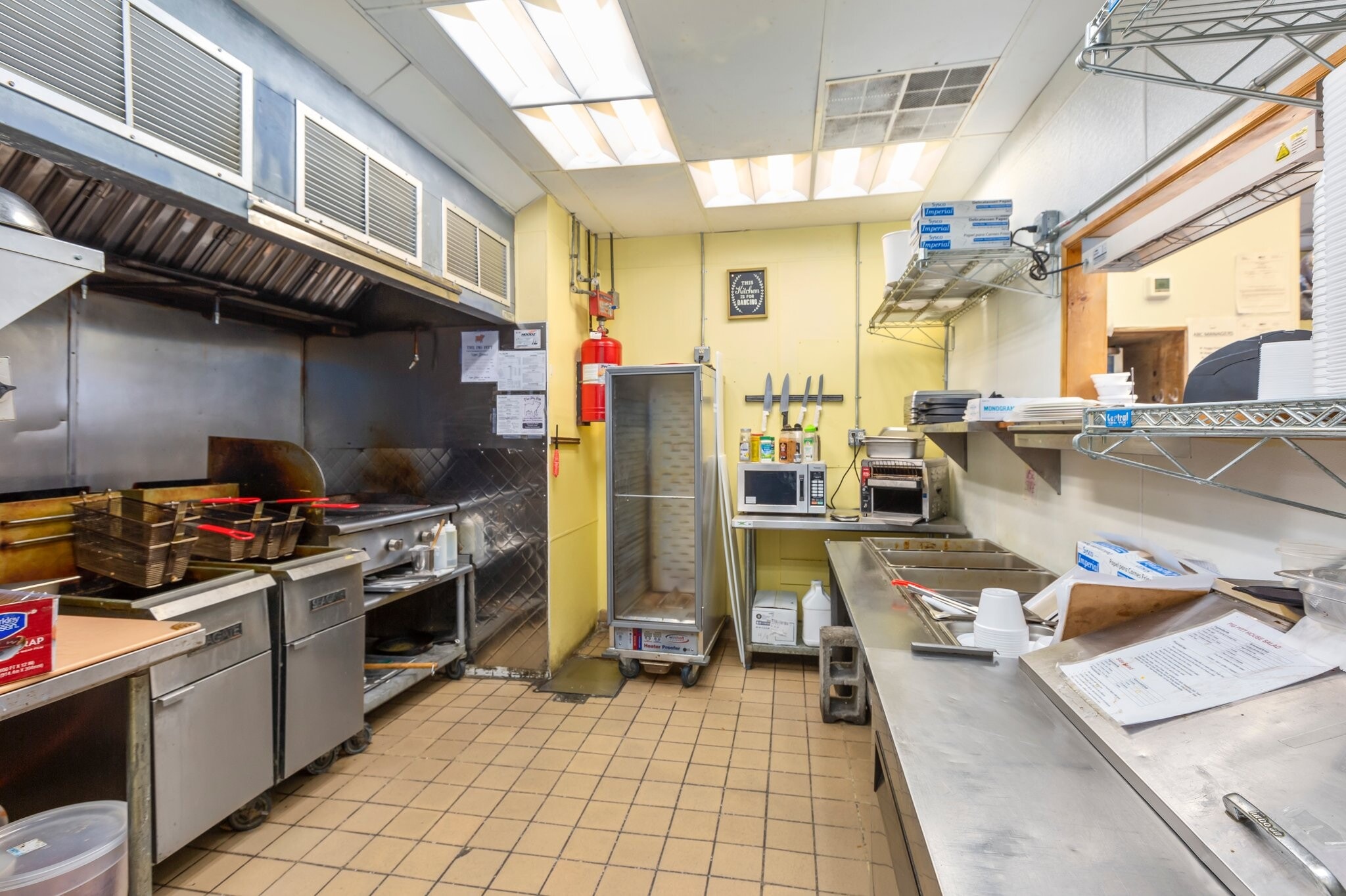 1017 Sophia St, Fredericksburg, VA for lease Interior Photo- Image 1 of 5