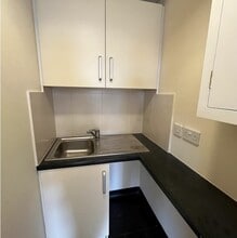 1 Hirzel St, Guernsey for lease Interior Photo- Image 2 of 3