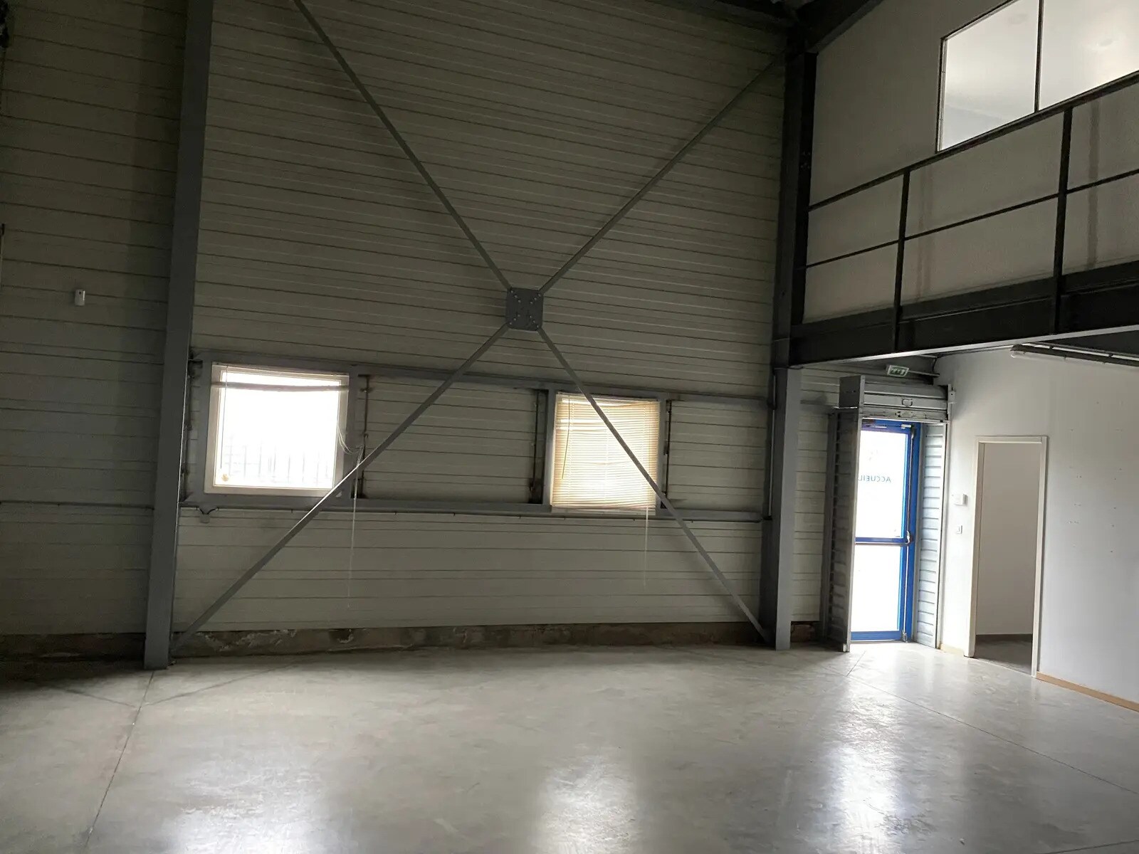 Flex in La Seyne-sur-Mer for lease Interior Photo- Image 1 of 9