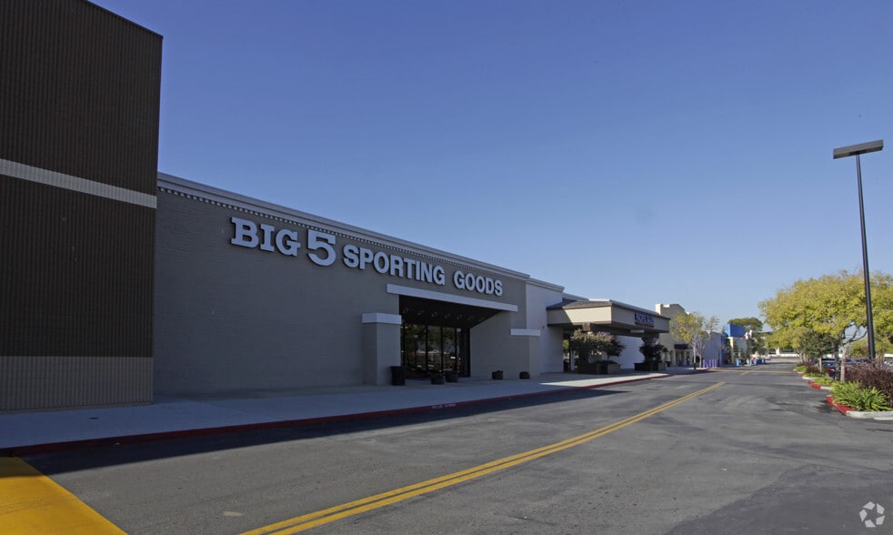 200-400 Walnut St, Redwood City, CA for lease - Building Photo - Image 3 of 5