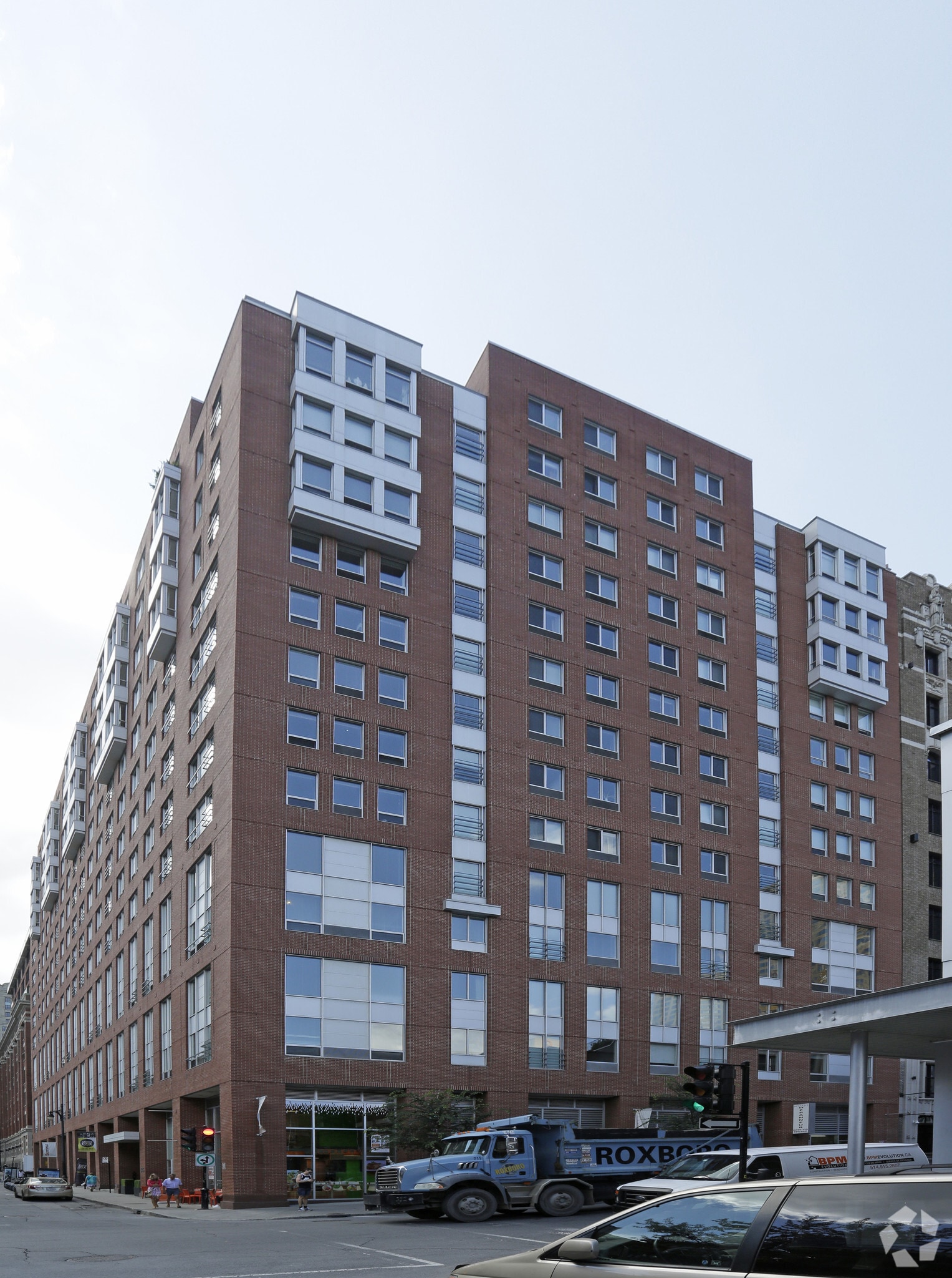 345 Rue de la Gauchetière O, Montréal, QC for sale Primary Photo- Image 1 of 1