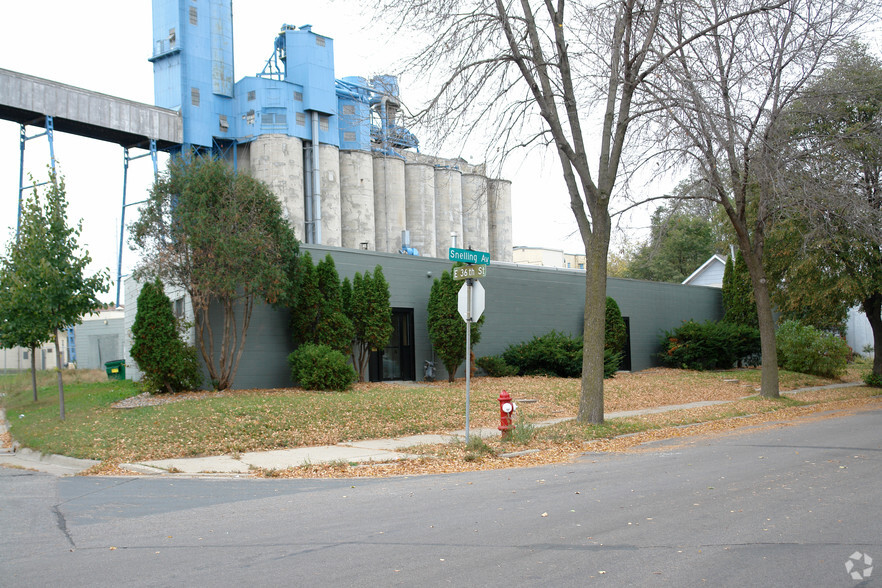 3552-3556 Snelling Ave, Minneapolis, MN for lease - Primary Photo - Image 1 of 4