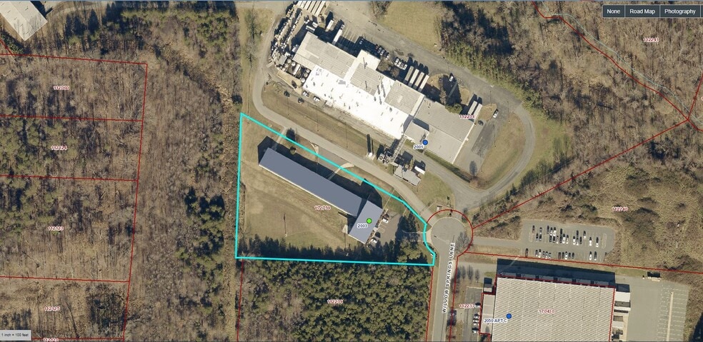 2003 Willow Spring Ln, Burlington, NC for sale - Building Photo - Image 3 of 10