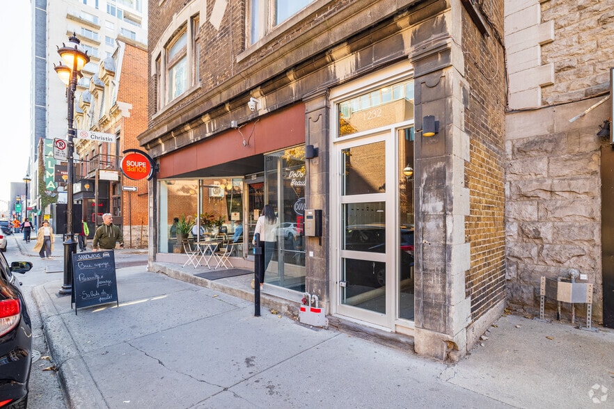 1228-1232 Rue Saint-Denis, Montréal, QC for lease - Building Photo - Image 2 of 3