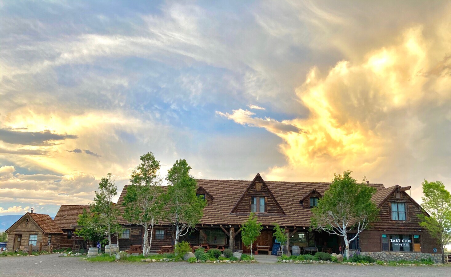 1561 Crowley Lake Dr, Crowley Lake, CA 93546 McGee Creek Lodge