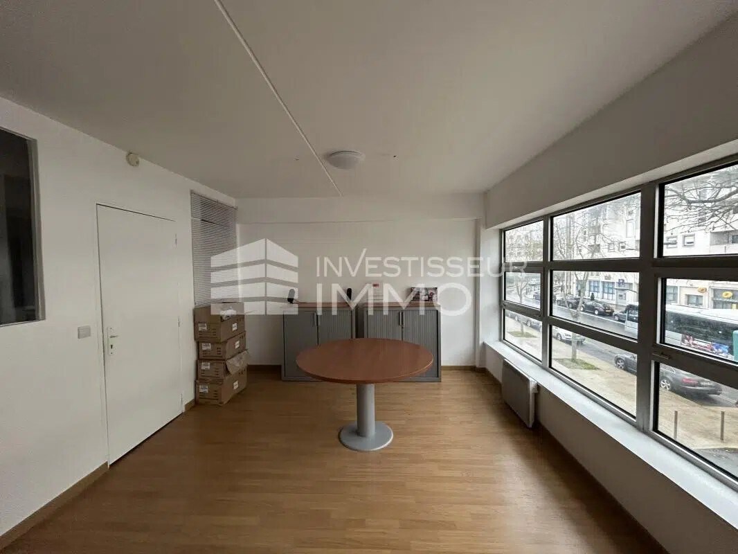 Noisiel, SEM 77186 - - - Interior Photo - Image 1 of 6