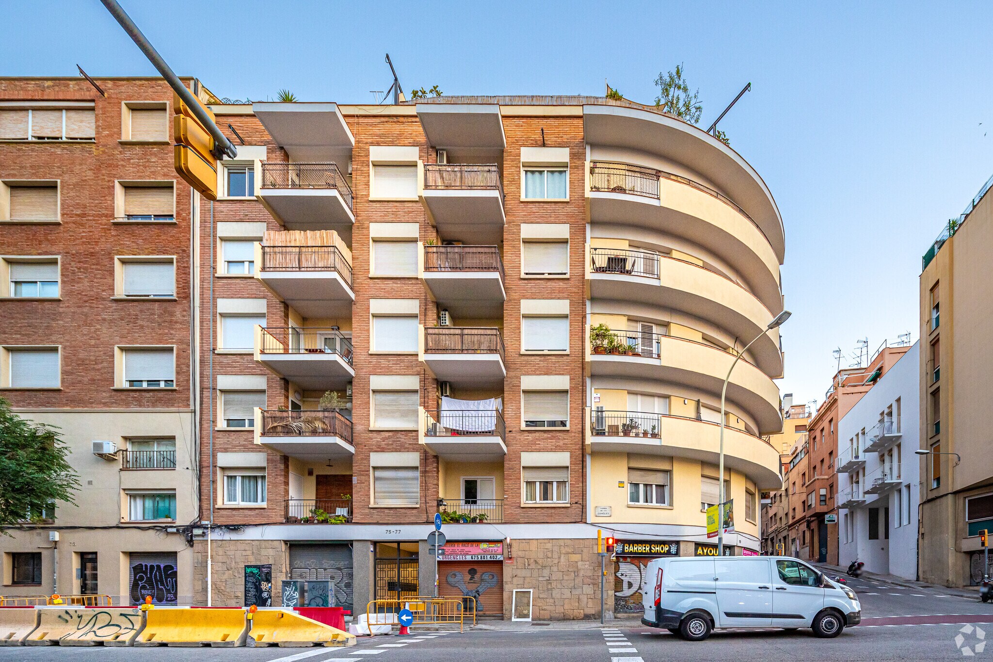 Carrer de les Camèlies, 75, Barcelona, Barcelona for lease Building Photo- Image 1 of 3
