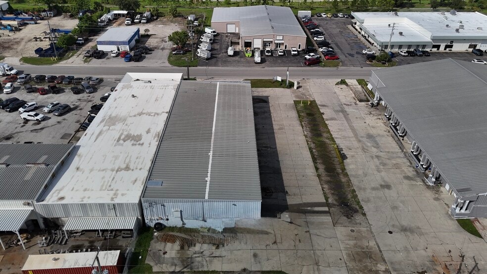 313 & 333 Seaboard Avenue portfolio of 2 properties for sale on LoopNet.com - Building Photo - Image 3 of 9