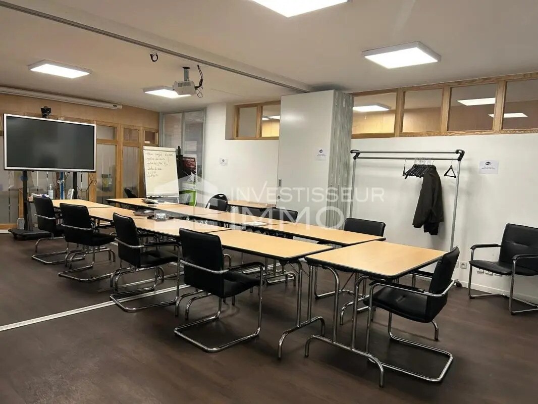 Office in Saint-Ouen-sur-Seine for sale Interior Photo- Image 1 of 8