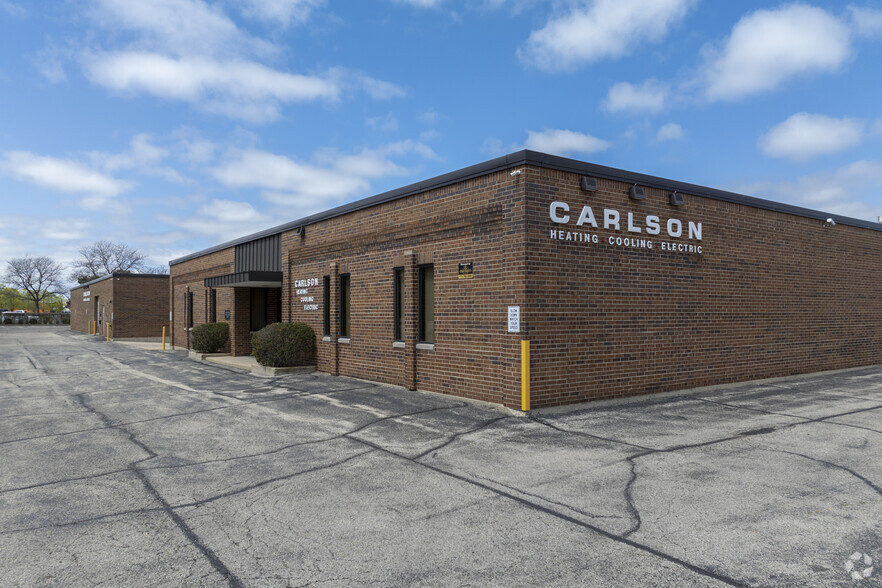 3340 W Lake Ave, Glenview, IL for lease - Building Photo - Image 1 of 7