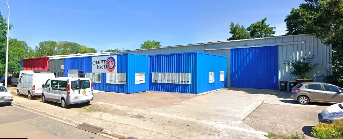 Industrial in Auxerre for lease Building Photo- Image 1 of 8