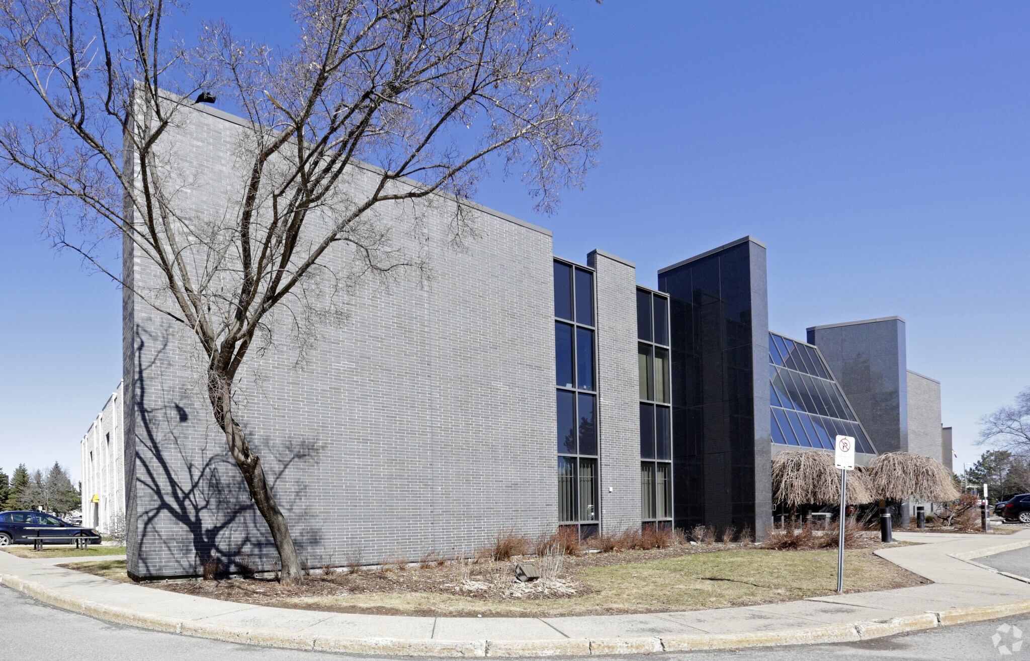 2280 St Laurent Blvd, Ottawa, ON for sale Primary Photo- Image 1 of 1