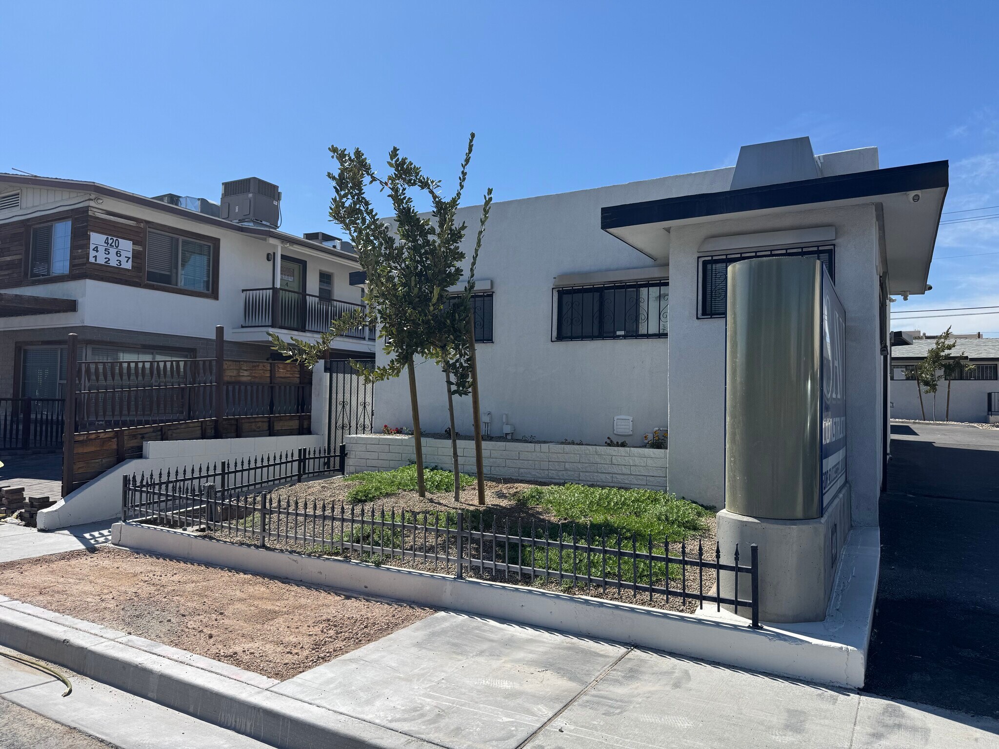 418 S Maryland Pky, Las Vegas, NV for lease Building Photo- Image 1 of 20